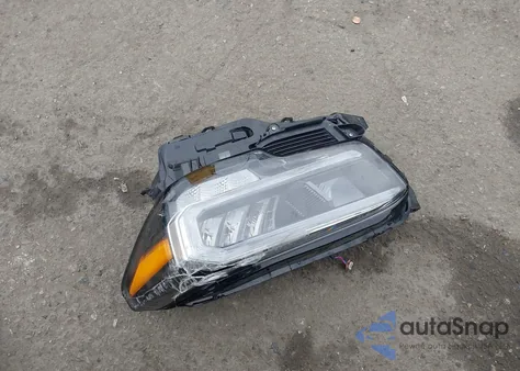 2023 Toyota Tacoma Trd Off Road z USA, uszkodzony, nr VIN 3TMCZ5AN9PM635736